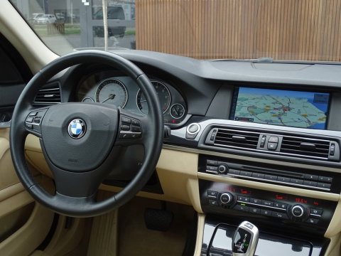 BMW 5 Serie 528i 259PK automaat / High Executive / *NAP*