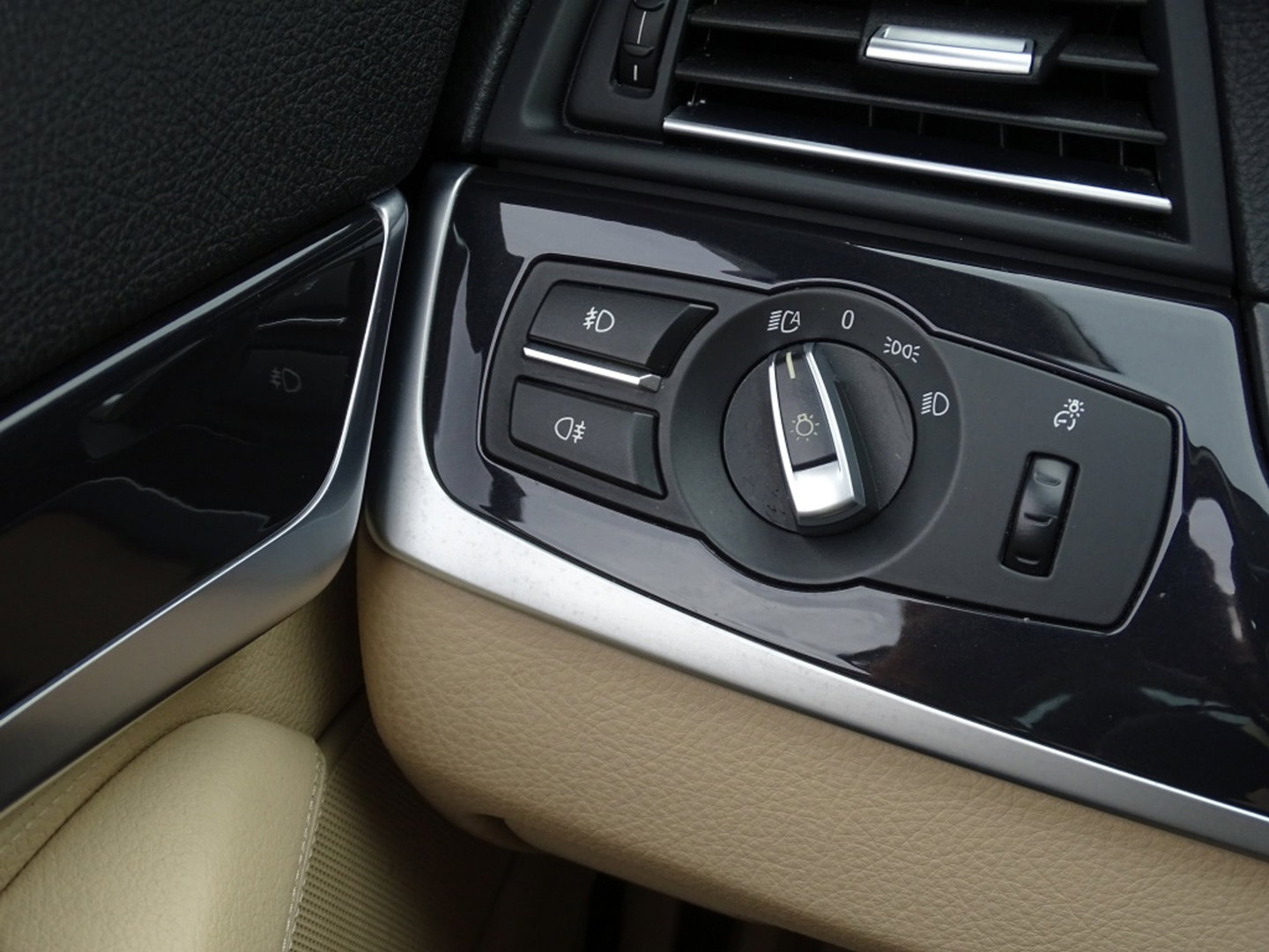 BMW 5 Serie 528i 259PK automaat / High Executive / *NAP*