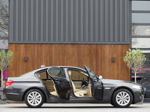 BMW 5 Serie 528i 259PK automaat / High Executive / *NAP*