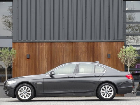 BMW 5 Serie 528i 259PK automaat / High Executive / *NAP*