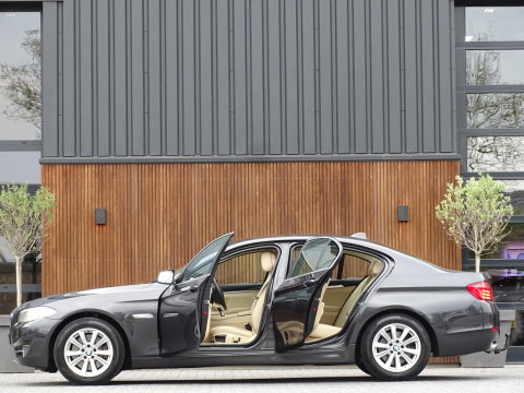 BMW 5 Serie 528i 259PK automaat / High Executive / *NAP*
