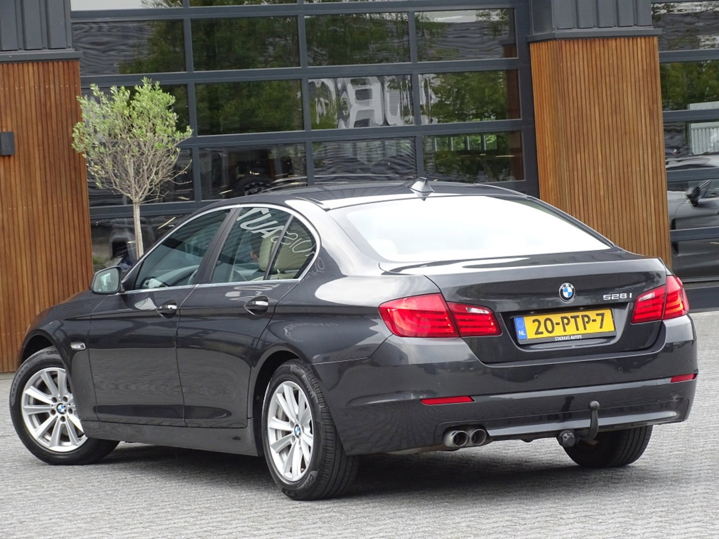 BMW 5 Serie 528i 259PK automaat / High Executive / *NAP*