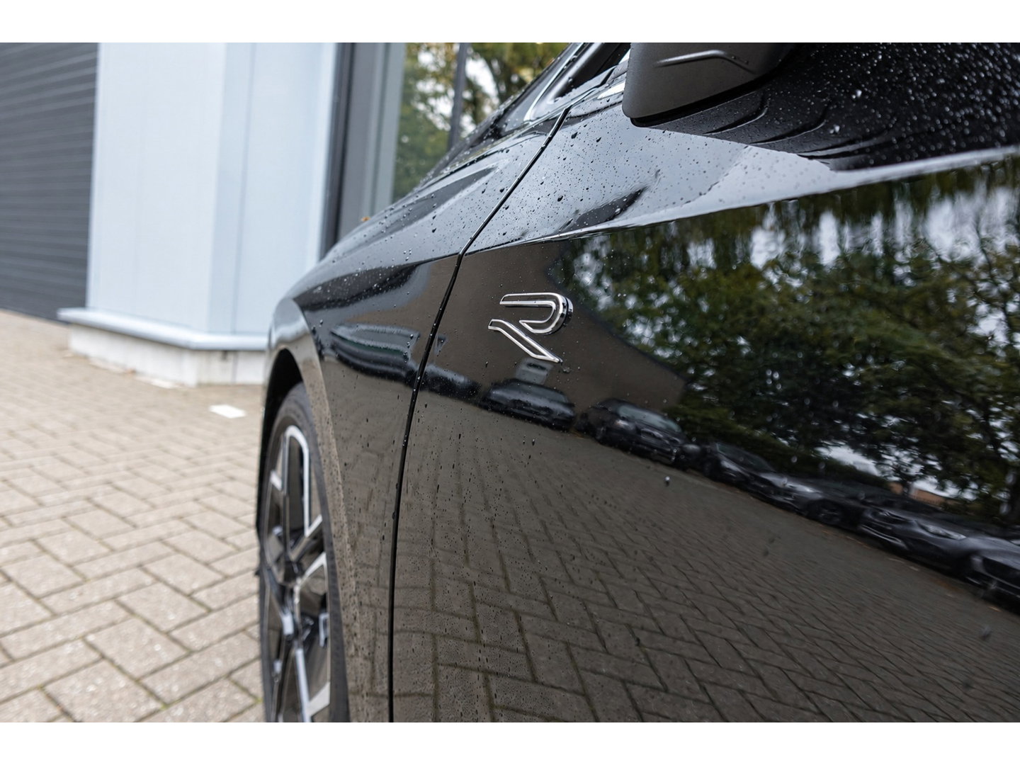 Volkswagen Golf 1.5 eTSI R-Line Edition PANO KEYLESS HUD