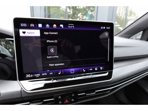 Volkswagen Golf 1.5 eTSI R-Line Edition PANO KEYLESS HUD