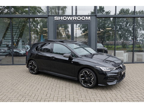 Volkswagen Golf 1.5 eTSI R-Line Edition PANO KEYLESS HUD