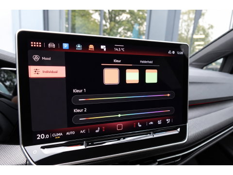 Volkswagen Golf 1.5 eTSI R-Line Edition PANO KEYLESS HUD