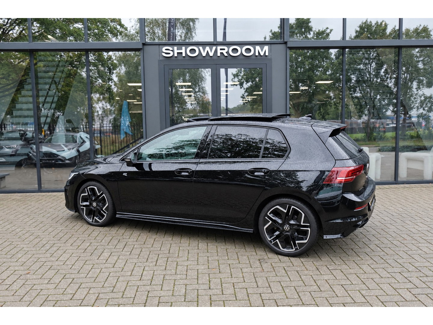 Volkswagen Golf 1.5 eTSI R-Line Edition PANO KEYLESS HUD