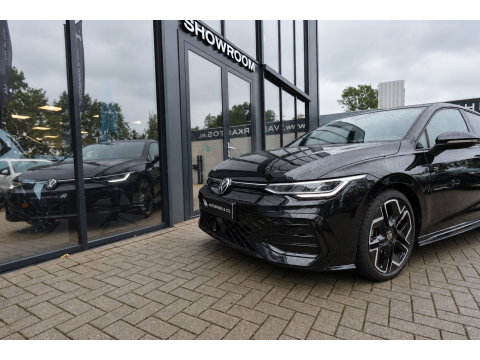 Volkswagen Golf 1.5 eTSI R-Line Edition PANO KEYLESS HUD