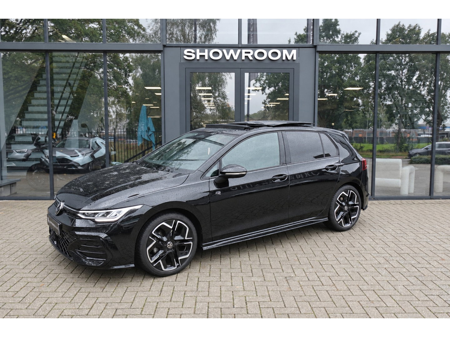 Volkswagen Golf 1.5 eTSI R-Line Edition PANO KEYLESS HUD
