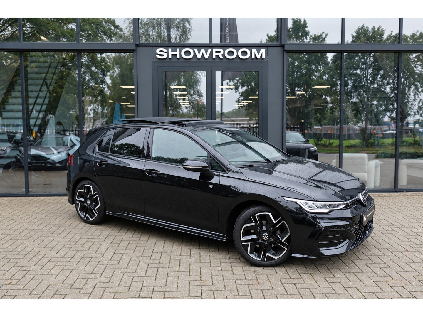 Volkswagen Golf 1.5 eTSI R-Line Edition PANO KEYLESS HUD