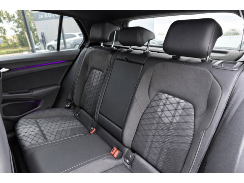 Volkswagen Golf 1.5 eTSI R-Line Edition PANO KEYLESS HUD