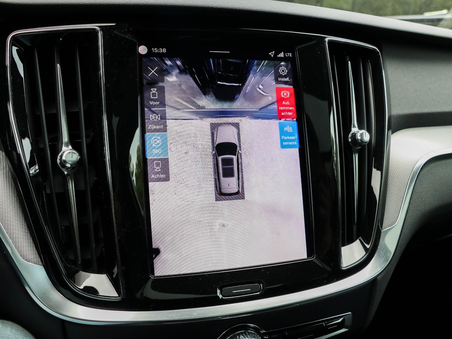 Volvo V60 T8 AWD Plus Dark 455PK Panoramadak HeadUp Display 360 Cam Alarm Getint glas