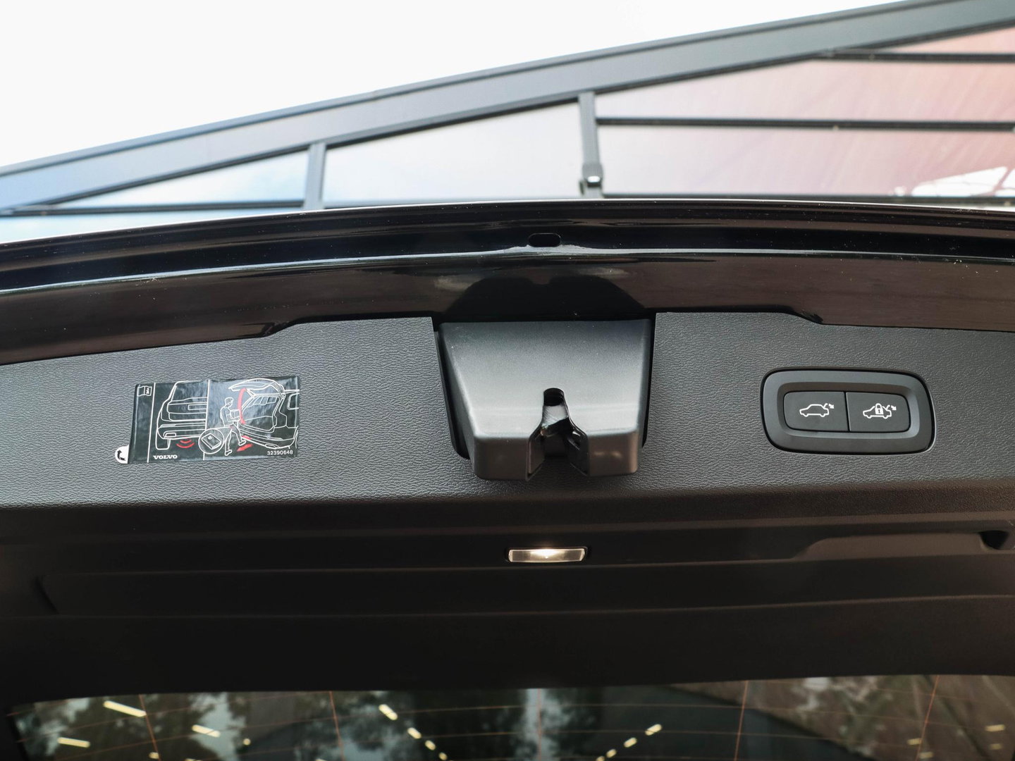 Volvo V60 T8 AWD Plus Dark 455PK Panoramadak HeadUp Display 360 Cam Alarm Getint glas