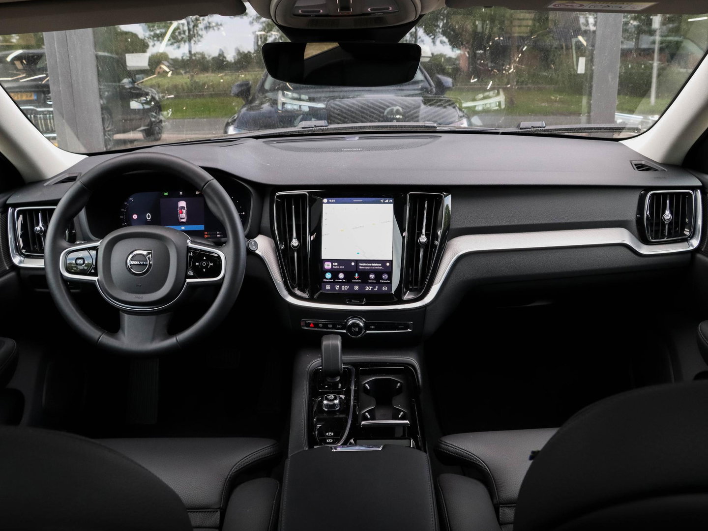 Volvo V60 T8 AWD Plus Dark 455PK Panoramadak HeadUp Display 360 Cam Alarm Getint glas