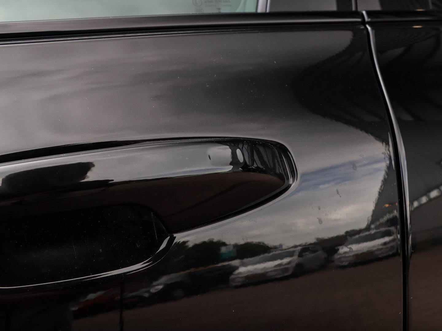 Volvo V60 T8 AWD Plus Dark 455PK Panoramadak HeadUp Display 360 Cam Alarm Getint glas