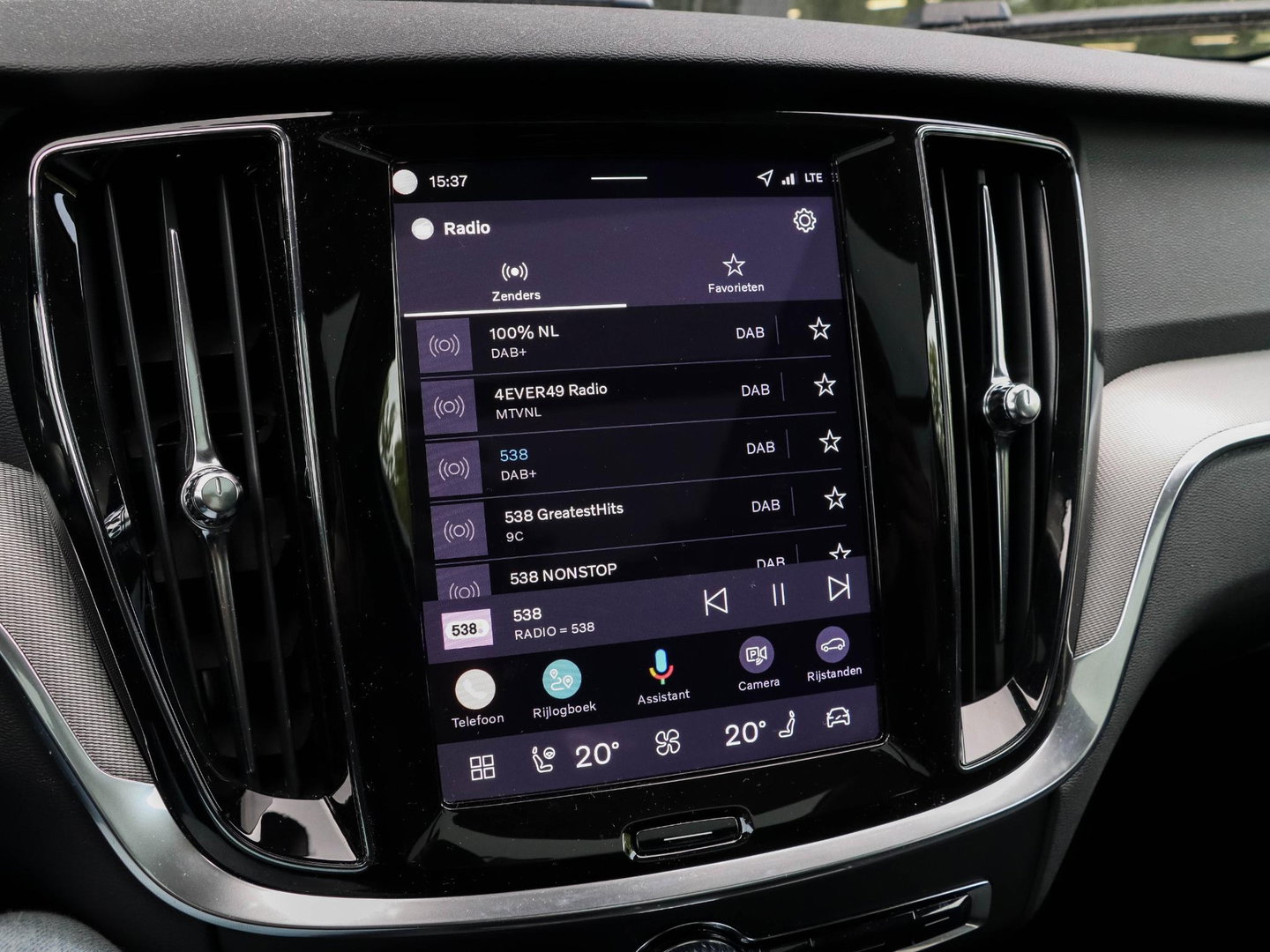 Volvo V60 T8 AWD Plus Dark 455PK Panoramadak HeadUp Display 360 Cam Alarm Getint glas