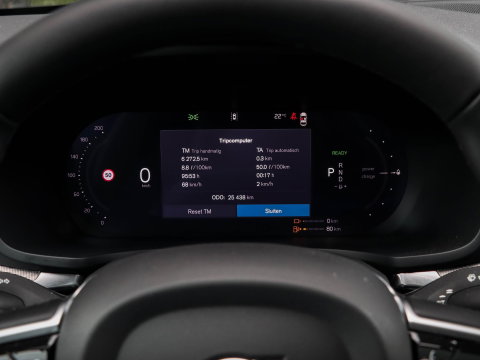 Volvo V60 T8 AWD Plus Dark 455PK Panoramadak HeadUp Display 360 Cam Alarm Getint glas