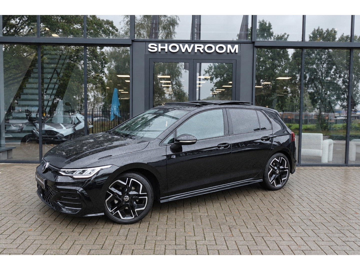 Volkswagen Golf 1.5 eTSI R-Line Edition PANO KEYLESS HUD