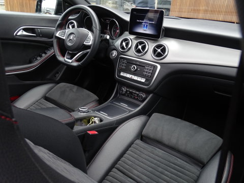 Mercedes-Benz CLA-Klasse 180 automaat / AMG pakket / facelift / LED