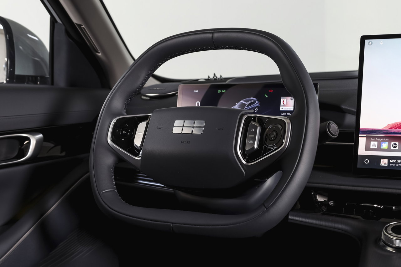 Geely E5