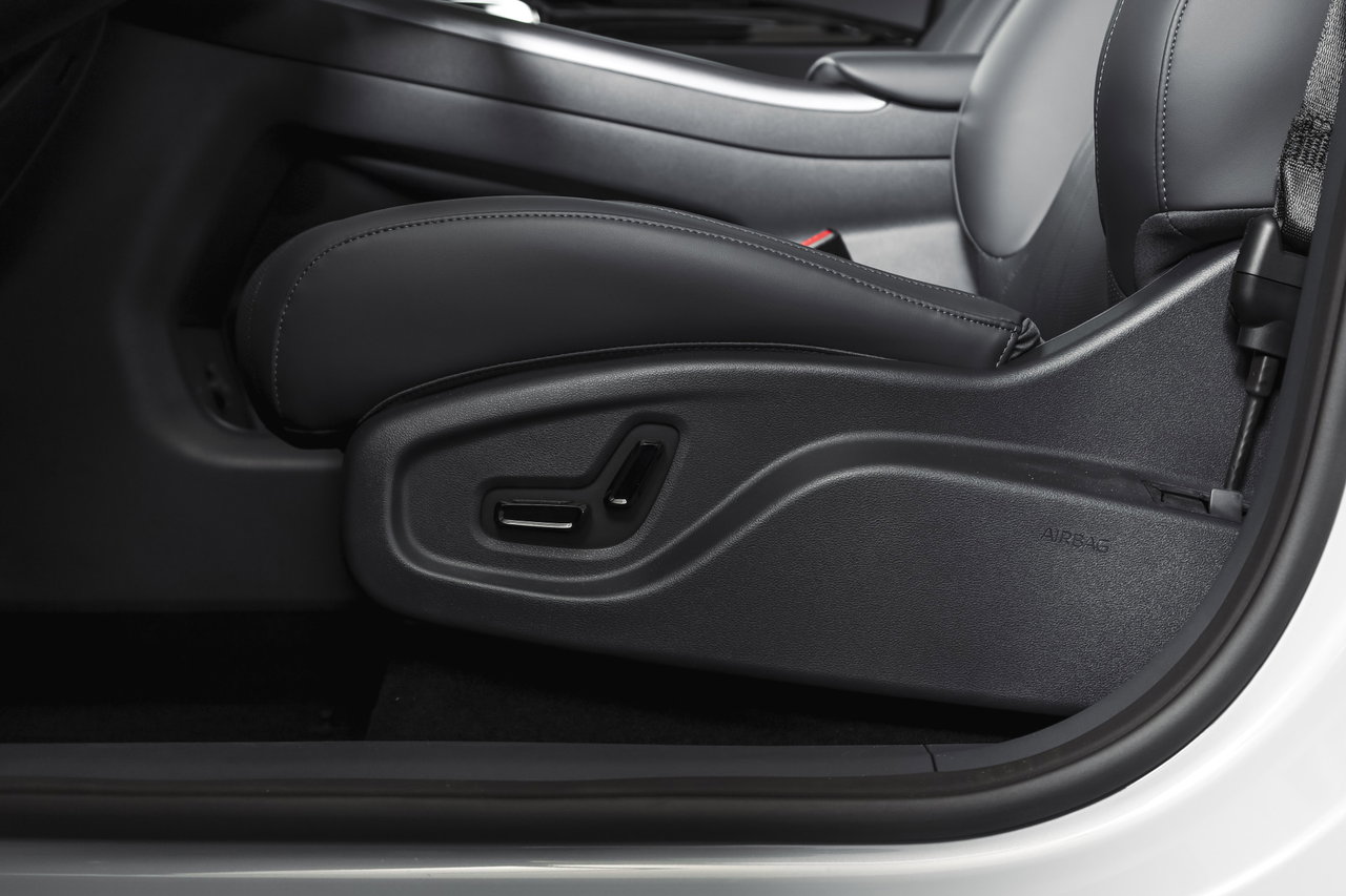 Geely E5