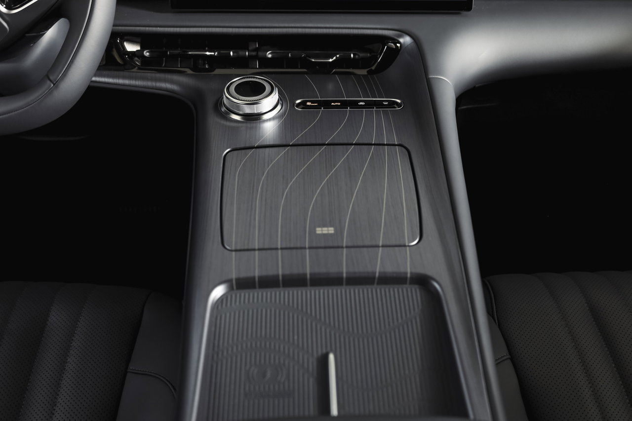 Geely E5