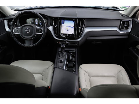 Volvo XC60 2.0 T5 AWD Momentum 250pk | Leder + Trekhaak