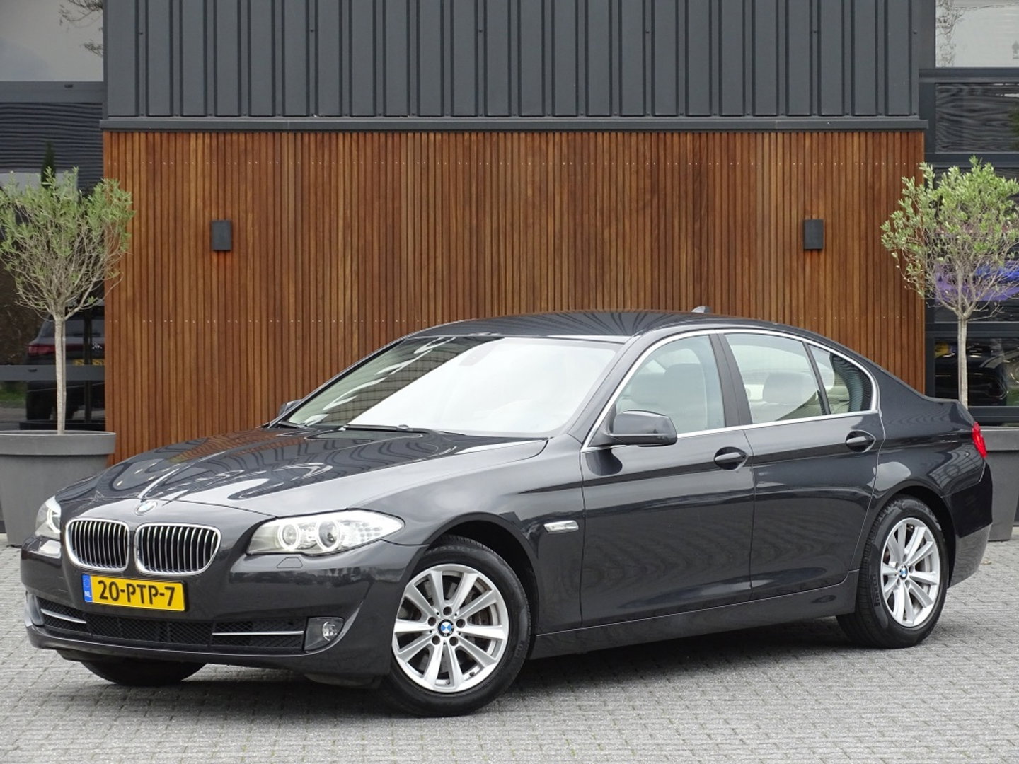 BMW 5 Serie 528i 259PK automaat / High Executive / *NAP*