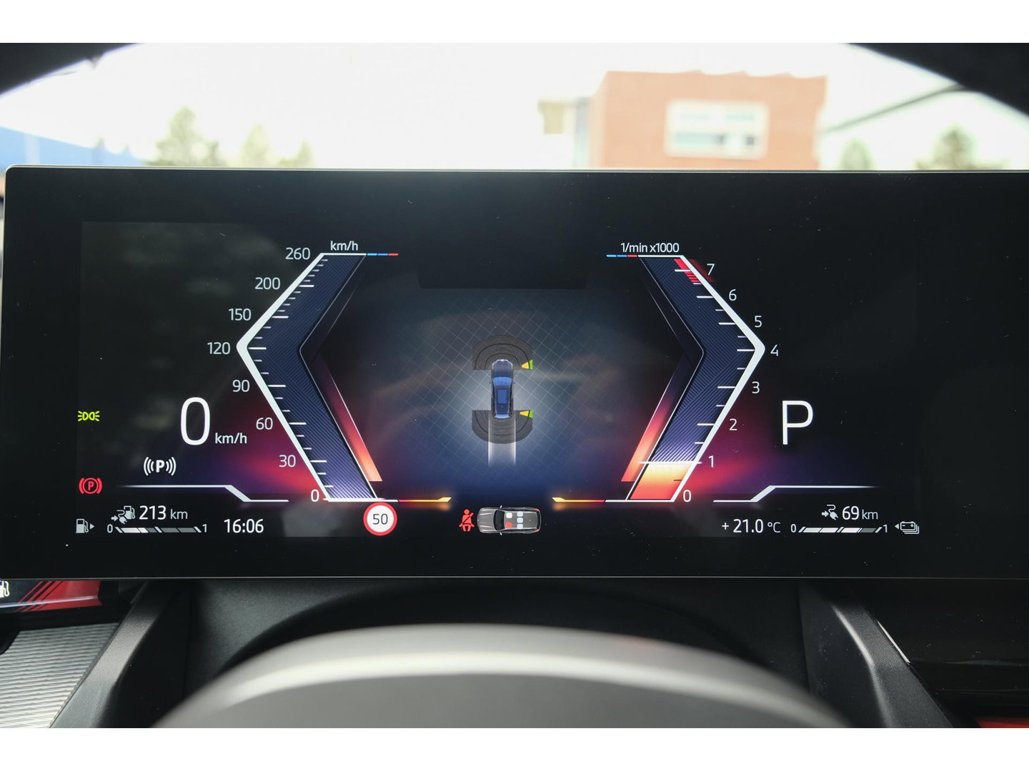 BMW 5 Serie Touring 550e 490pk M-sport xDrive Panoramadak *BTW* Bowers&Wilkins Trekhaak Head-up M-perfomance look