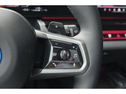 BMW 5 Serie Touring 550e 490pk M-sport xDrive Panoramadak *BTW* Bowers&Wilkins Trekhaak Head-up M-perfomance look