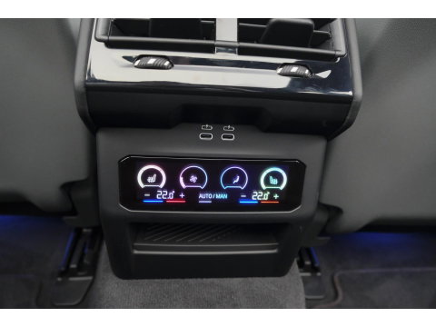 BMW 5 Serie Touring 550e 490pk M-sport xDrive Panoramadak *BTW* Bowers&Wilkins Trekhaak Head-up M-perfomance look