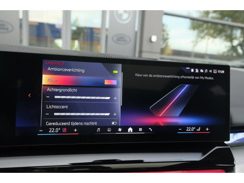 BMW 5 Serie Touring 550e 490pk M-sport xDrive Panoramadak *BTW* Bowers&Wilkins Trekhaak Head-up M-perfomance look