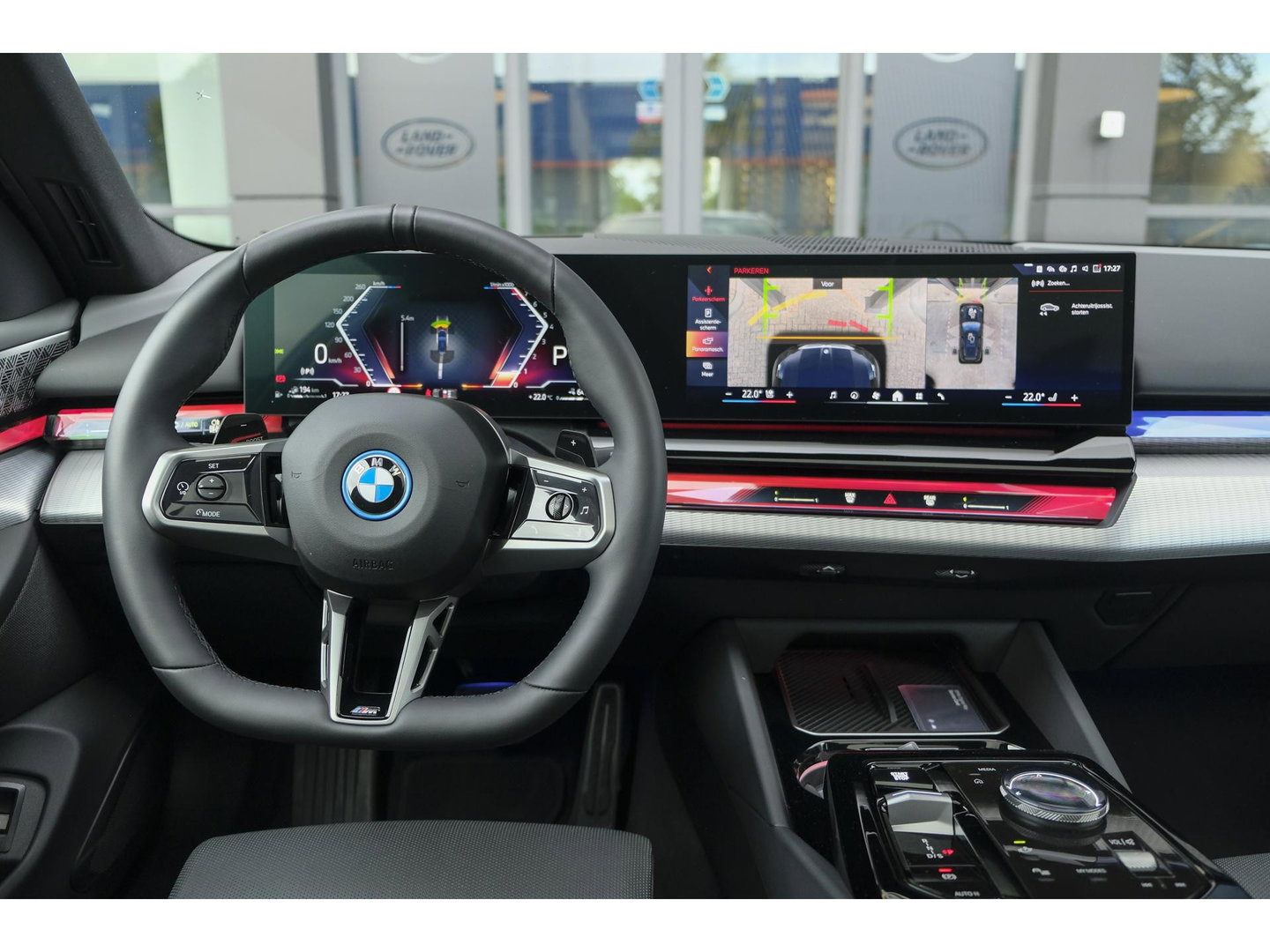 BMW 5 Serie Touring 550e 490pk M-sport xDrive Panoramadak *BTW* Bowers&Wilkins Trekhaak Head-up M-perfomance look