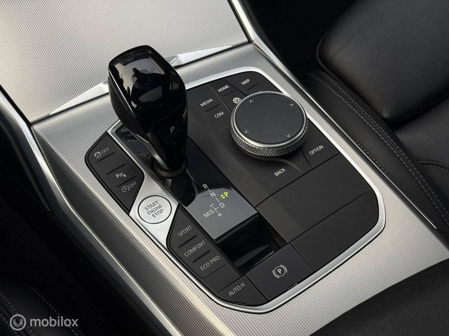 BMW 3 Serie 320i High Executive | M-Sport | Pano | Leder