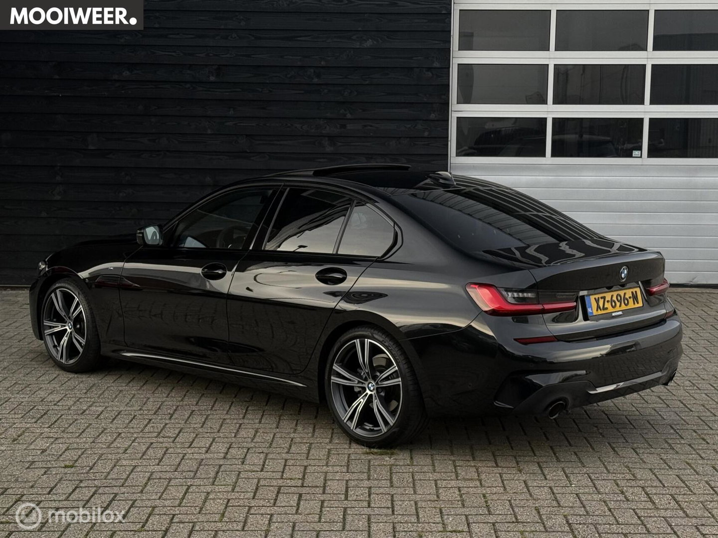 BMW 3 Serie 320i High Executive | M-Sport | Pano | Leder