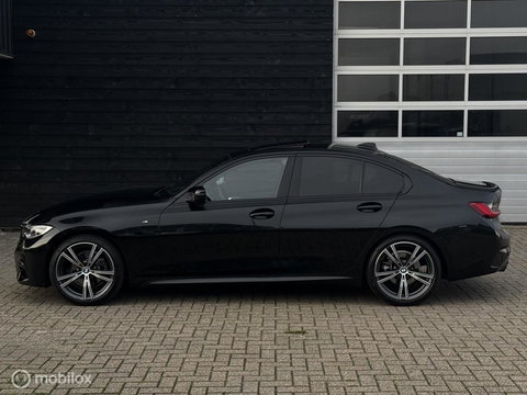 BMW 3 Serie 320i High Executive | M-Sport | Pano | Leder