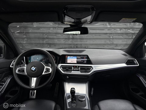 BMW 3 Serie 320i High Executive | M-Sport | Pano | Leder