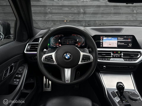 BMW 3 Serie 320i High Executive | M-Sport | Pano | Leder