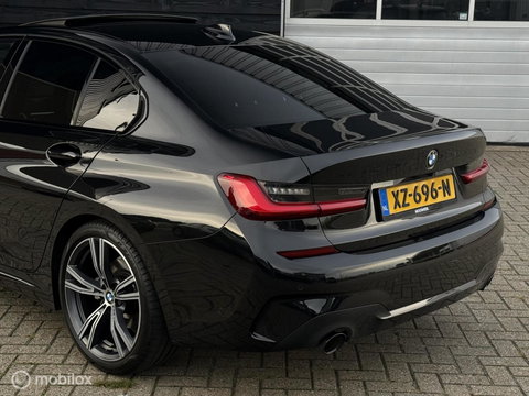 BMW 3 Serie 320i High Executive | M-Sport | Pano | Leder