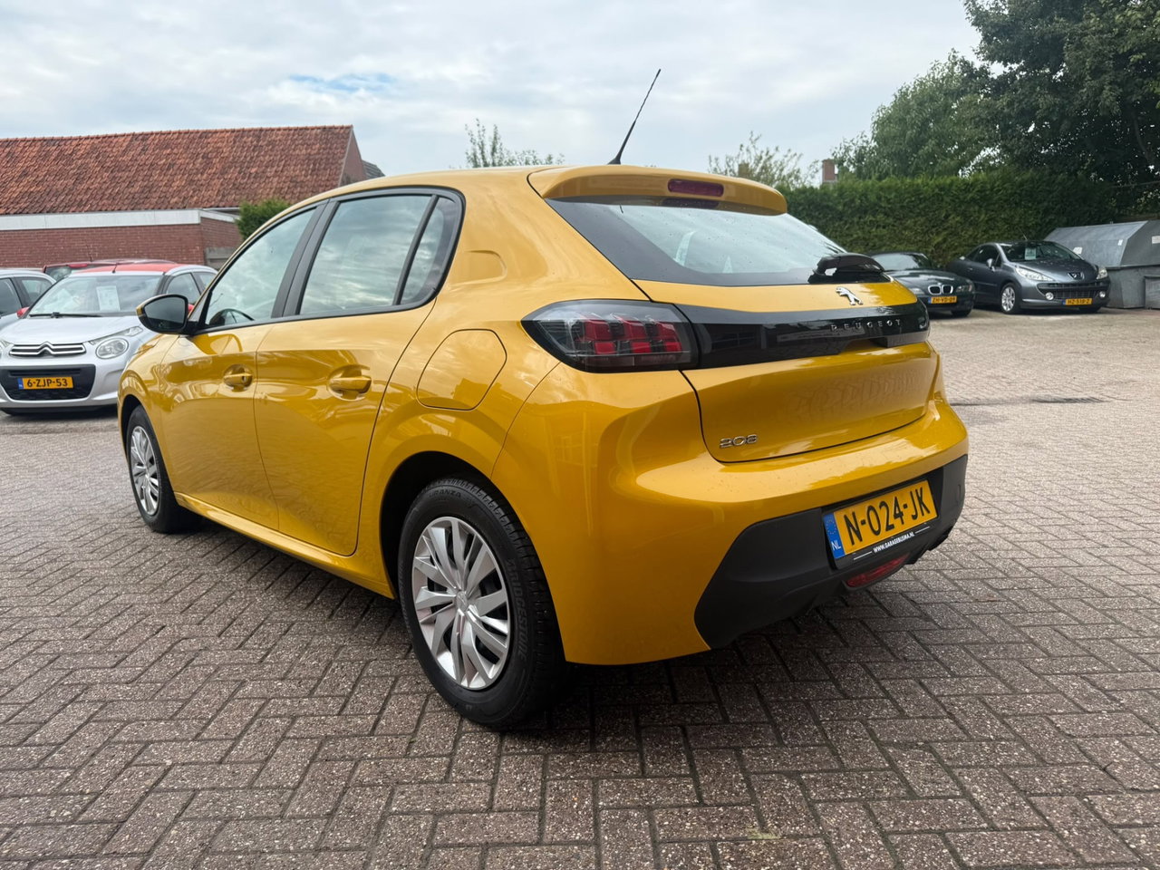 Peugeot 208