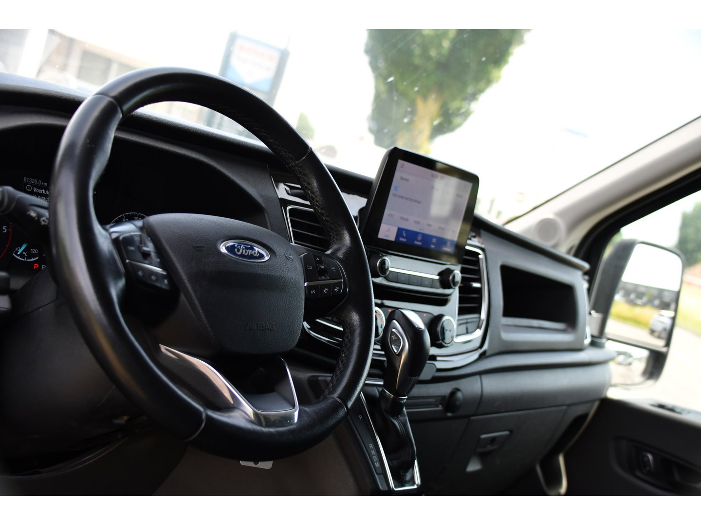 Ford Transit 350 2.0 TDCI L3H2 Limited Black Edition Camera, Cruise, Carplay, 185pk, Xenon, Automaat, Trekhaak, Multimedia, Sensoren, Uniek!
