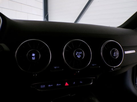 Audi TT 1.8 TFSI S-Line "Automaat" 2x S line Apple-Carplay Stoelverwarming Xenon-LED Keyless Parkeersensoren 1-jaar garantie