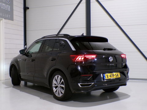 Volkswagen T-Roc 1.0 TSI R-Line Sport Apple-Carplay Full-LED Stoelverwarming Leer Parkeersensoren Adaptive-cruise Android-Auto