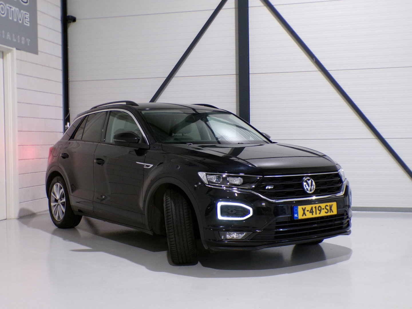 Volkswagen T-Roc 1.0 TSI R-Line Sport Apple-Carplay Full-LED Stoelverwarming Leer Parkeersensoren Adaptive-cruise Android-Auto