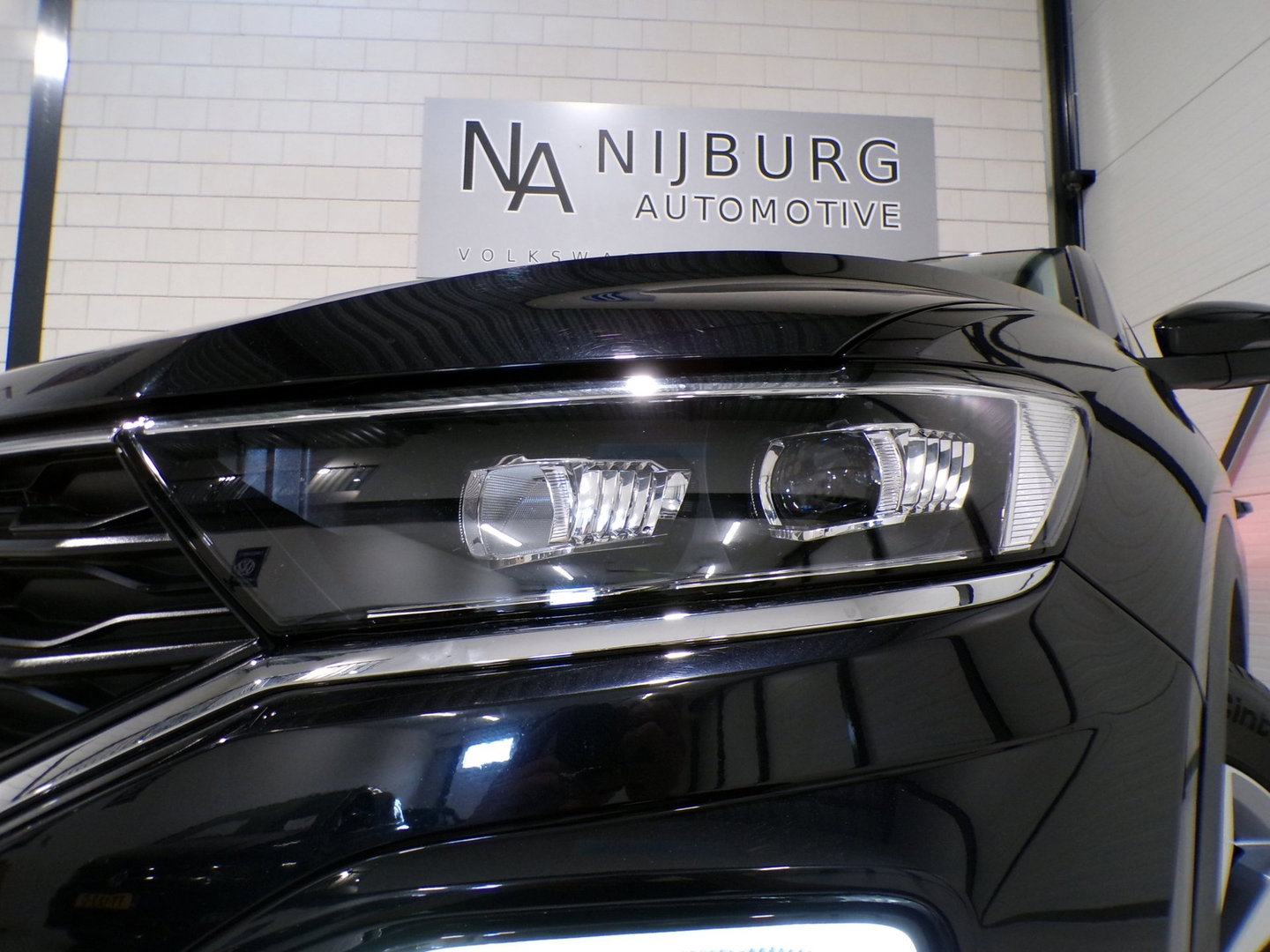 Volkswagen T-Roc 1.0 TSI R-Line Sport Apple-Carplay Full-LED Stoelverwarming Leer Parkeersensoren Adaptive-cruise Android-Auto