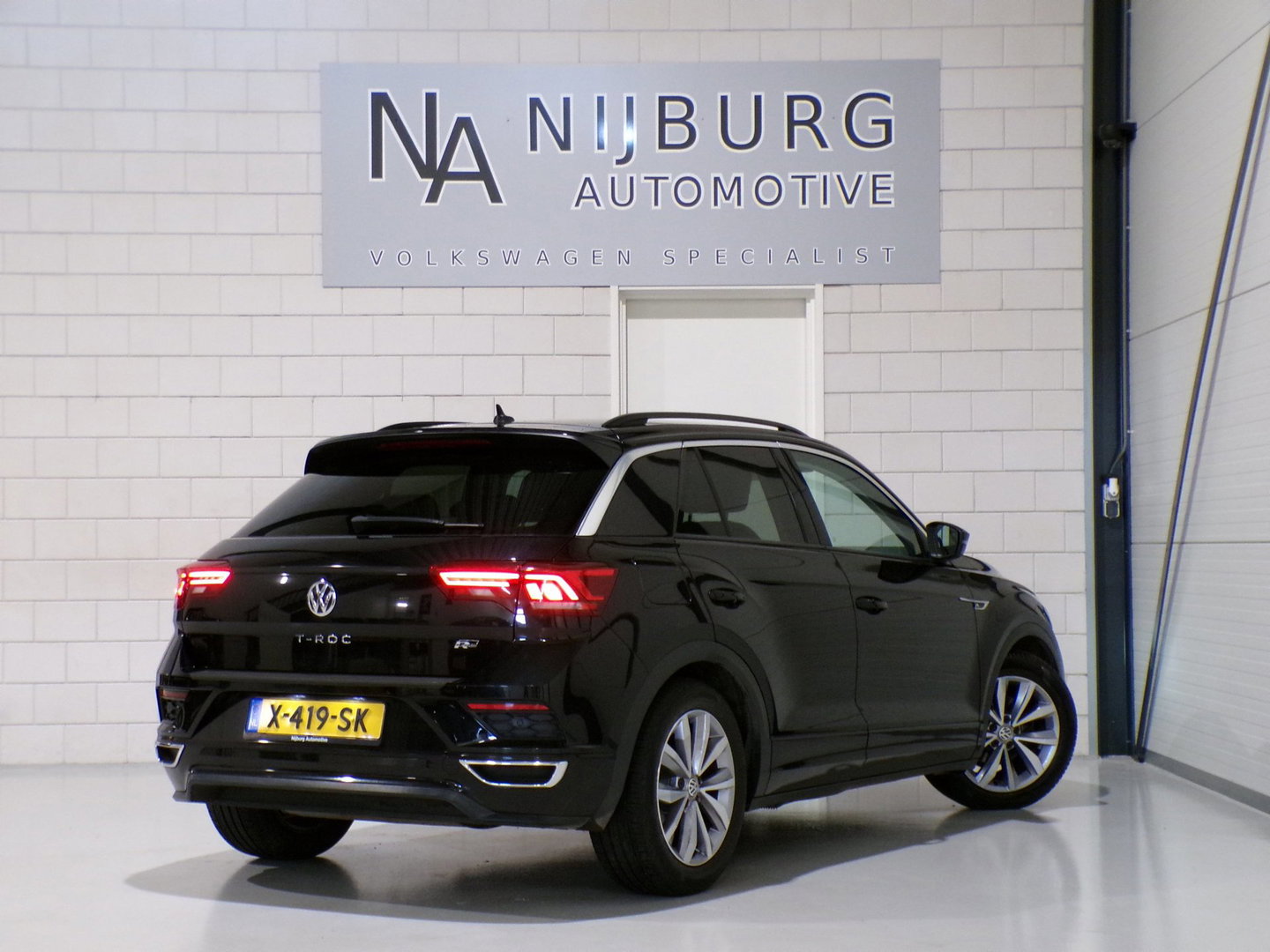 Volkswagen T-Roc 1.0 TSI R-Line Sport Apple-Carplay Full-LED Stoelverwarming Leer Parkeersensoren Adaptive-cruise Android-Auto