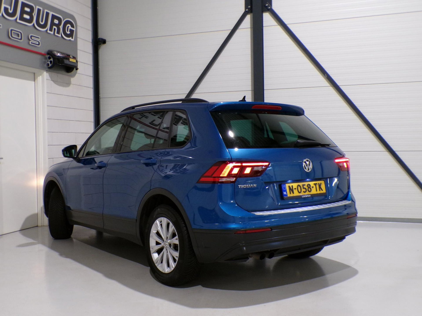 Volkswagen Tiguan 1.4 TSI ACT Connected Series "Automaat" Apple-Carplay Stoelverwarming Navigatie Bluetooth Lane-Assist