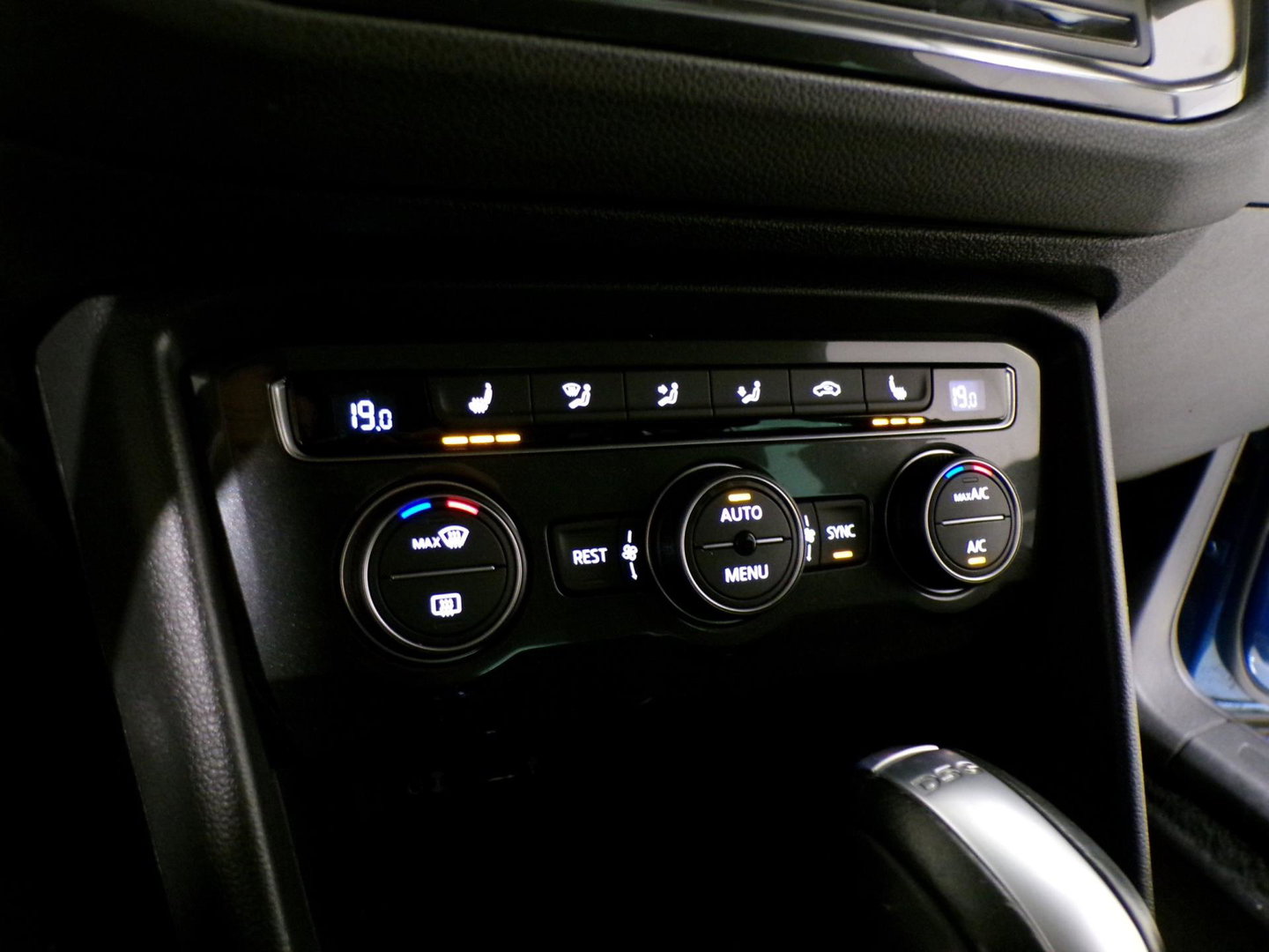 Volkswagen Tiguan 1.4 TSI ACT Connected Series "Automaat" Apple-Carplay Stoelverwarming Navigatie Bluetooth Lane-Assist