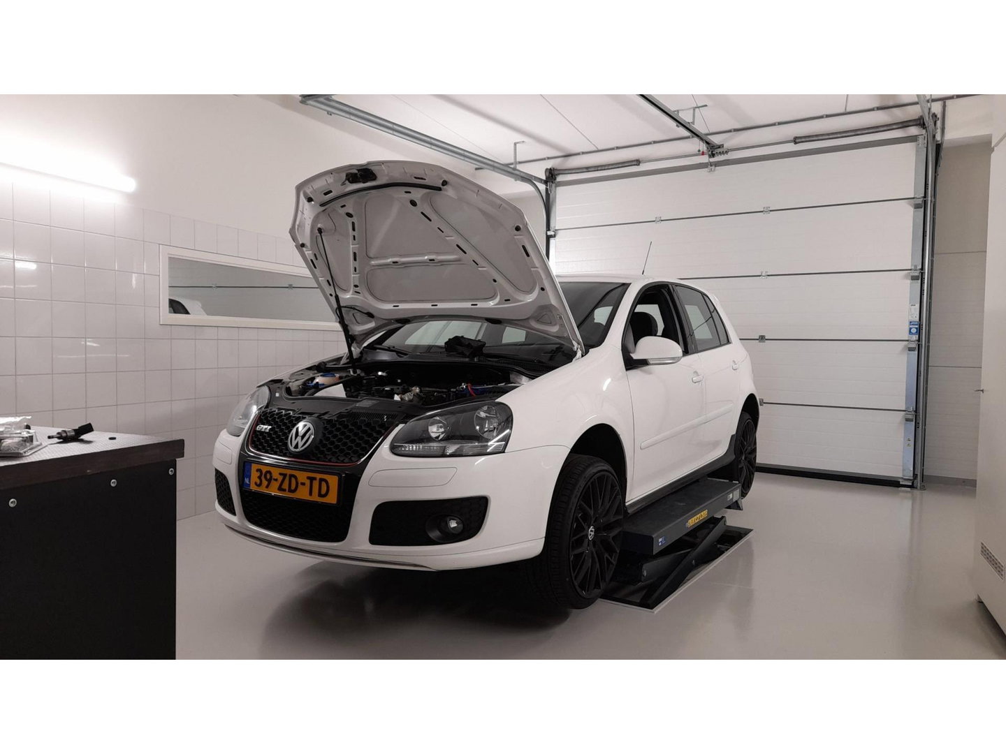 Volkswagen Tiguan 1.4 TSI ACT Connected Series "Automaat" Apple-Carplay Stoelverwarming Navigatie Bluetooth Lane-Assist