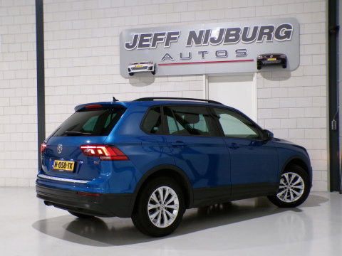 Volkswagen Tiguan 1.4 TSI ACT Connected Series "Automaat" Apple-Carplay Stoelverwarming Navigatie Bluetooth Lane-Assist